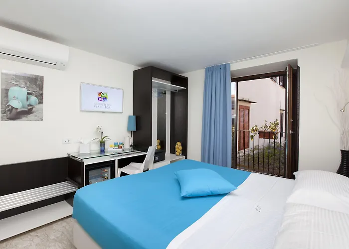 Sorrento Flats