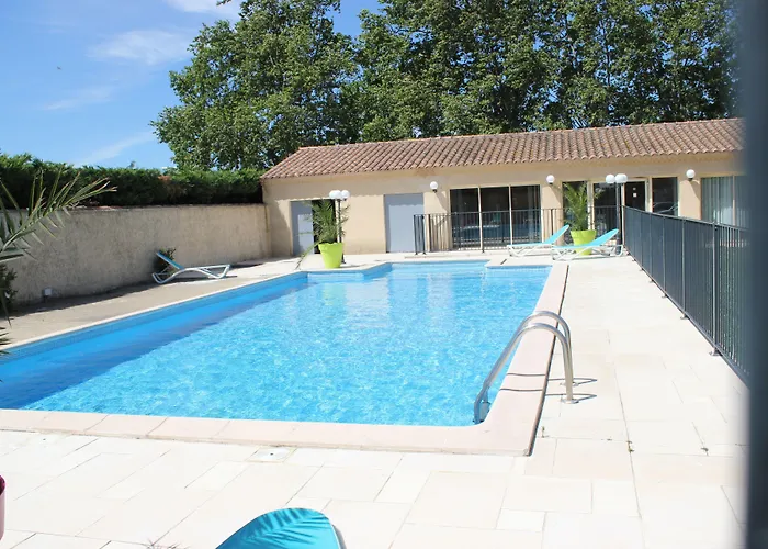 Logis Hotel Acotel Avignon Nord