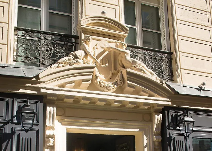 Les Plumes Hotel Paris