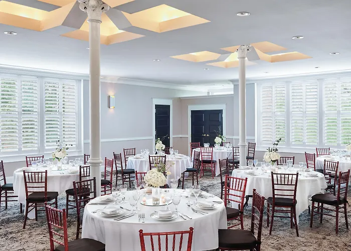 Inn At Carnall Hall