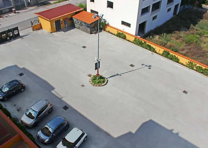City Hotel