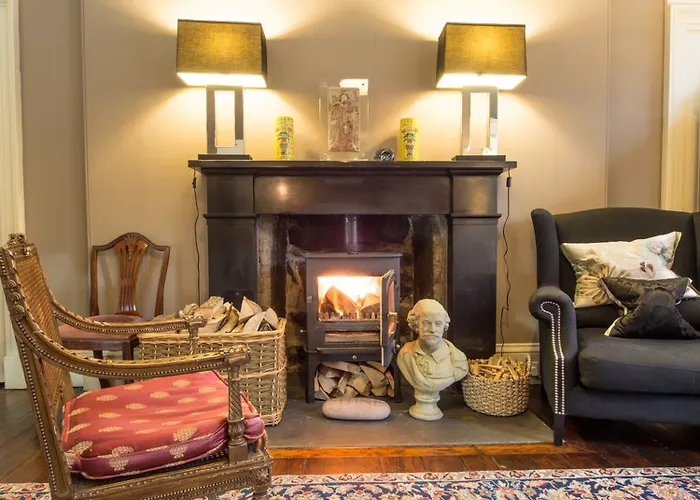 Six Brunton Place Guest House