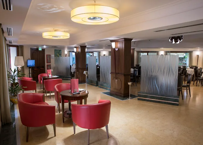 Artemis Hotel