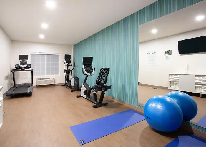 Holiday Inn Express & Suites Lincoln City By Ihg