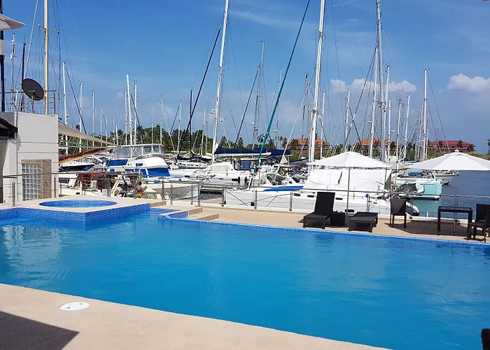 Marina Hotel At Shelter Bay