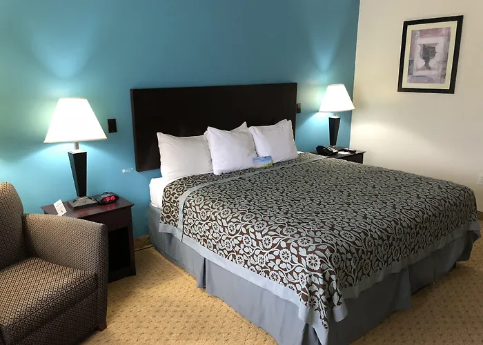 Days Inn & Suites By Wyndham Conroe North