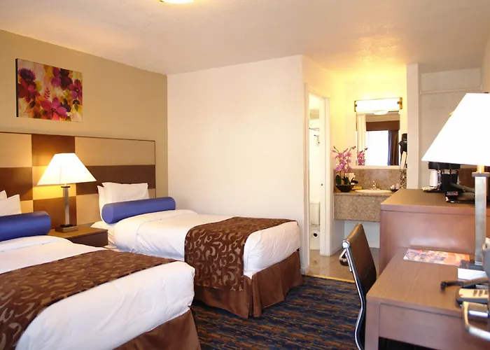 Howard Johnson By Wyndham Berkeley