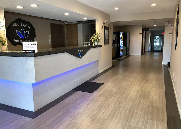 Sky Lodge Inn & Suites - Delavan
