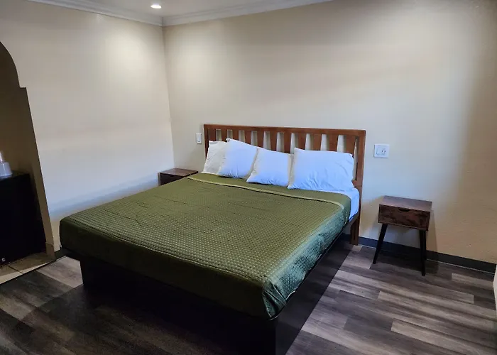 Budget Inn