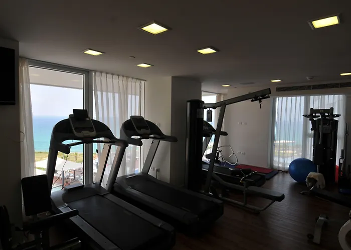 Island Luxurious Suites Hotel And Spa