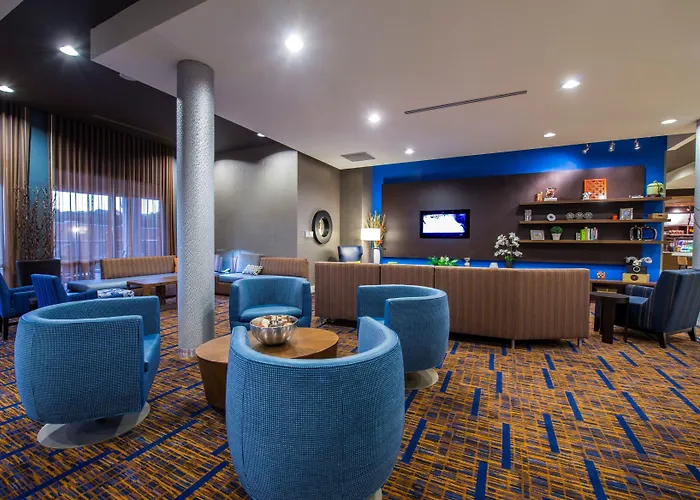 Courtyard By Marriott Columbus
