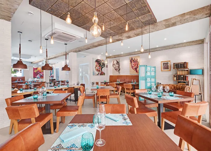 Plaza Santa Ponsa Boutique - Adults Only.