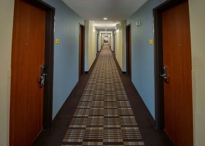 Surestay Plus Hotel By Best Western Owasso Tulsa North