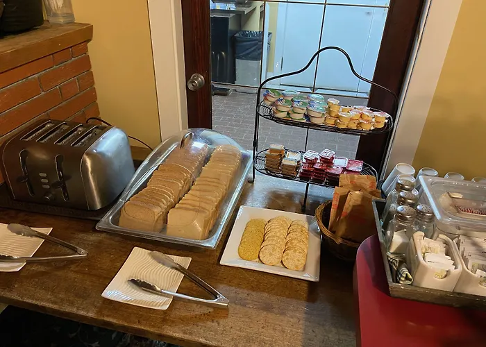 Grizz Hotel