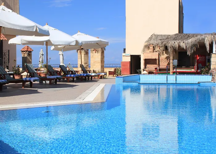 Cherry Maryski Hotel