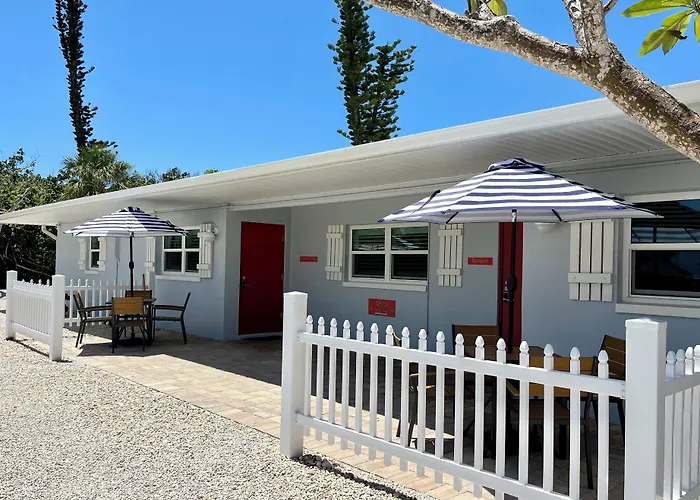 Sunshine Island Inn - Adults Only