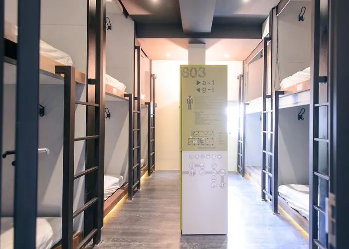 Kiwi Express Hotel-Taichung Station II