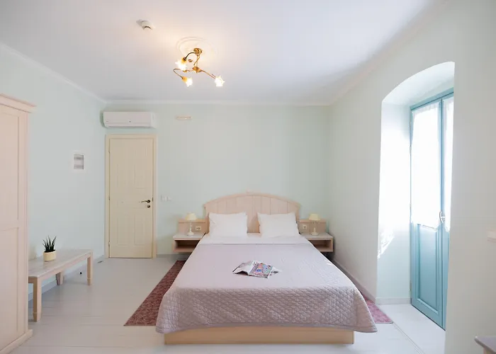 999 Luxury Hotel