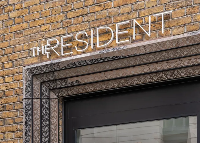Hotel The Resident Victoria London