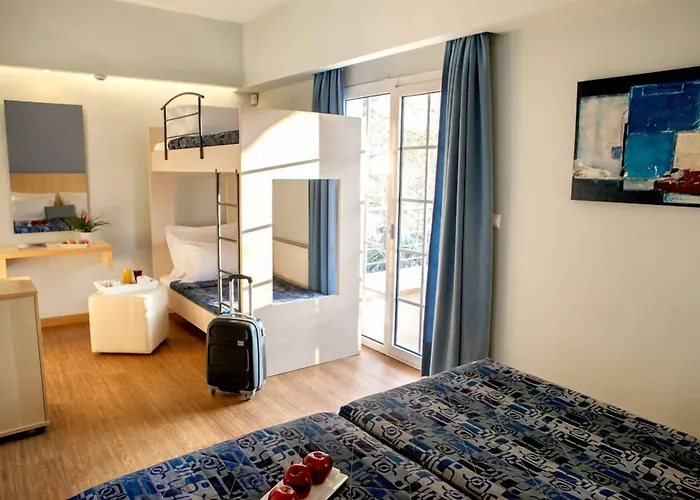 Kronos Hotel