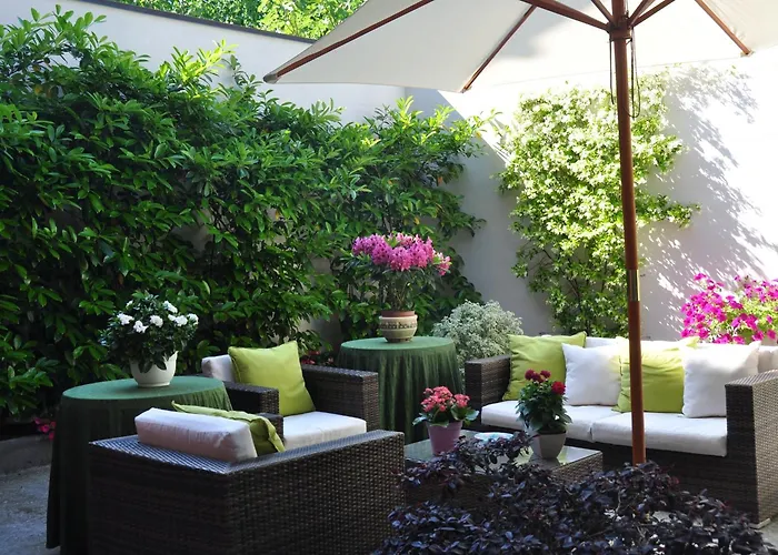 Piazza Nova Guest House