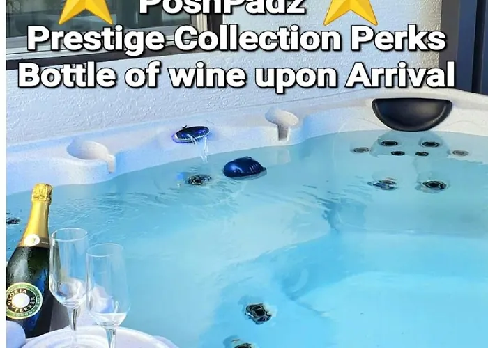 Poshpadz Pool Villa, Hot Tub, Near Beach, Sleeps 6