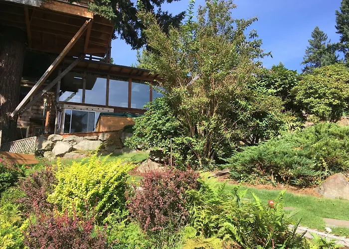 Cottage Lake Bed And Breakfast
