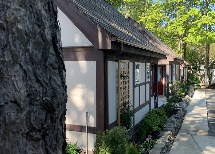 Ivy Manor Inn Village Center