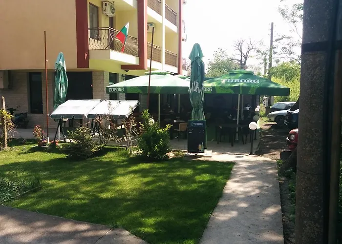 Central Park Family Hotel