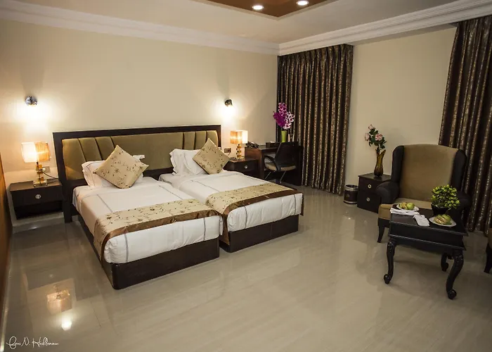 Queen Plaza Hotel