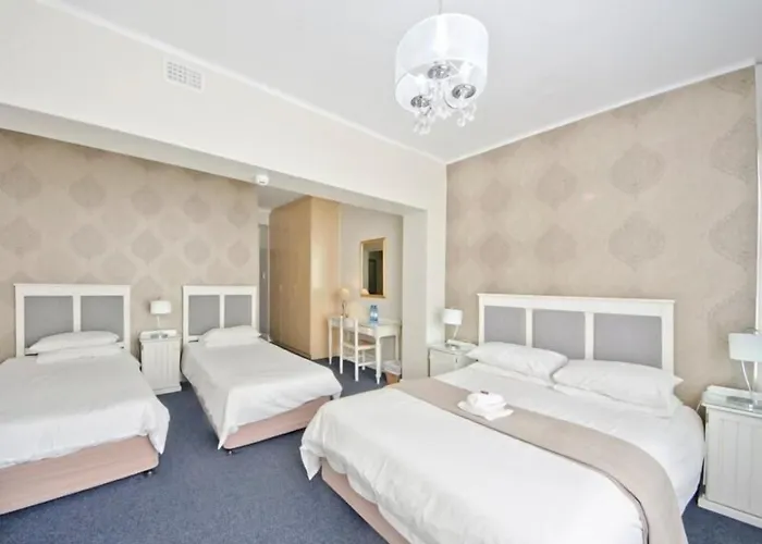 The Russel Hotel
