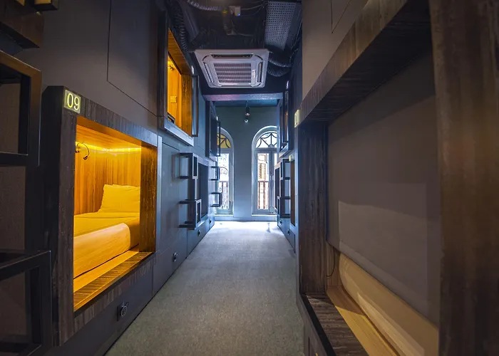 Cube Boutique Capsule Hotel At Chinatown