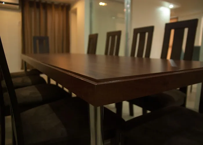 M Suites Hotel