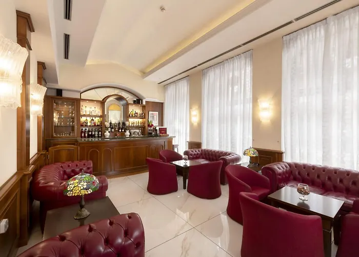 Lancaster Hotel