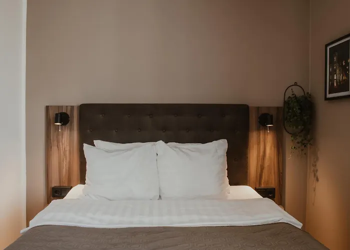 Home Hotel Cardinal