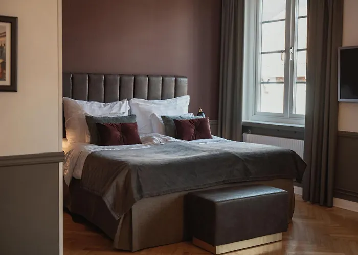 Home Hotel Cardinal