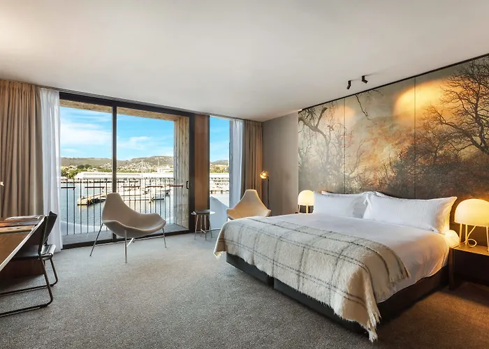 Macq 01 Hotel