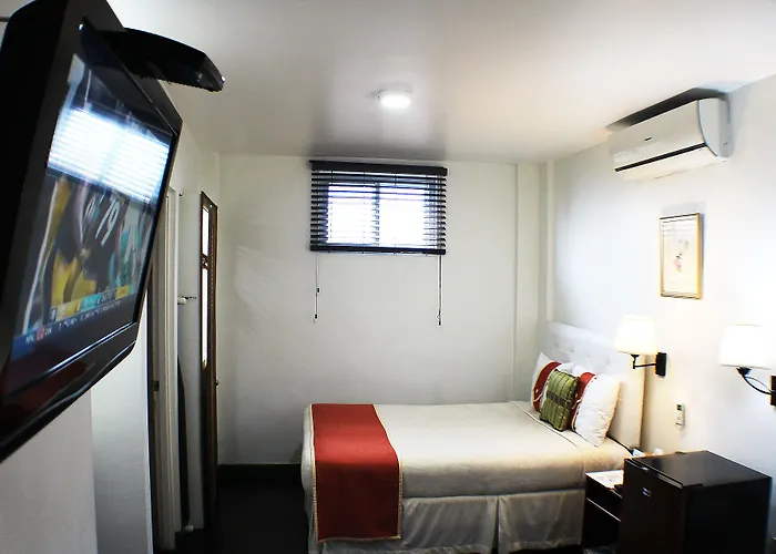 Altamont West Hotel