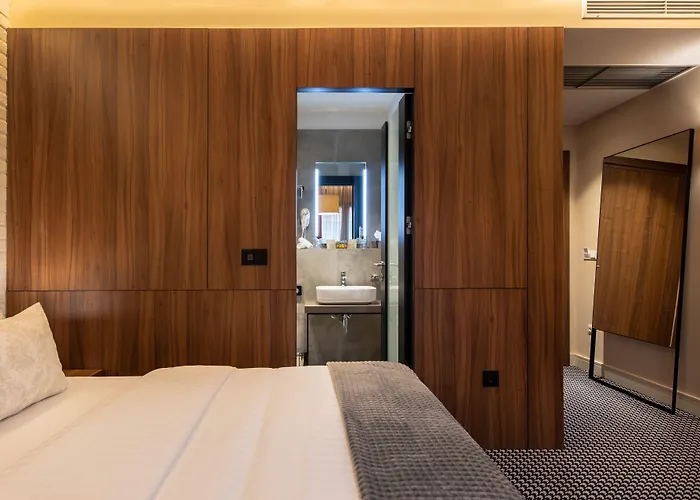 Livris Hotel