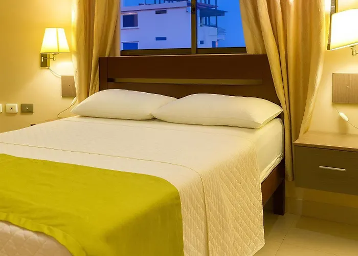 Hotel Manta Beach Madrigal