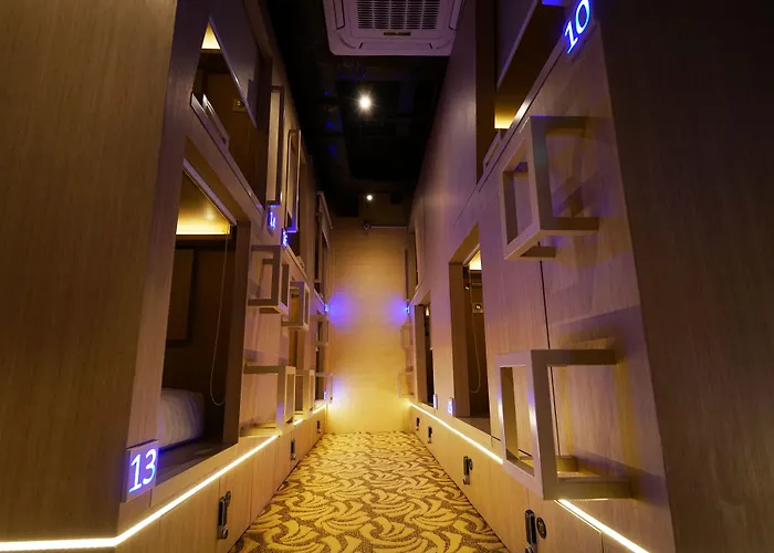 Cube Boutique Capsule Hotel At Kampong Glam