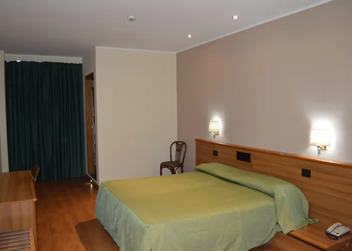 Canadian Hotel