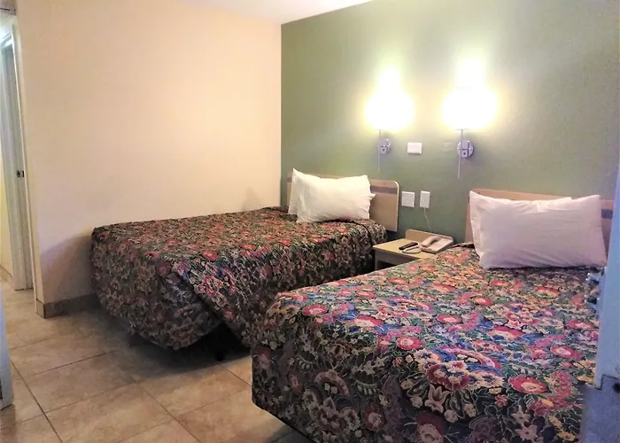 Red Carpet Inn Clarksville In