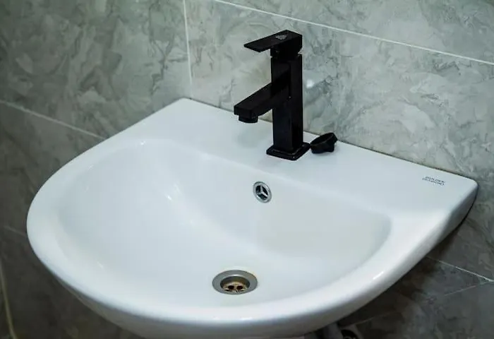 Del Migos Hotel & Suites