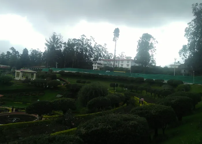 Rosepark Residency- Opposite Rosegarden Hotel Ooty