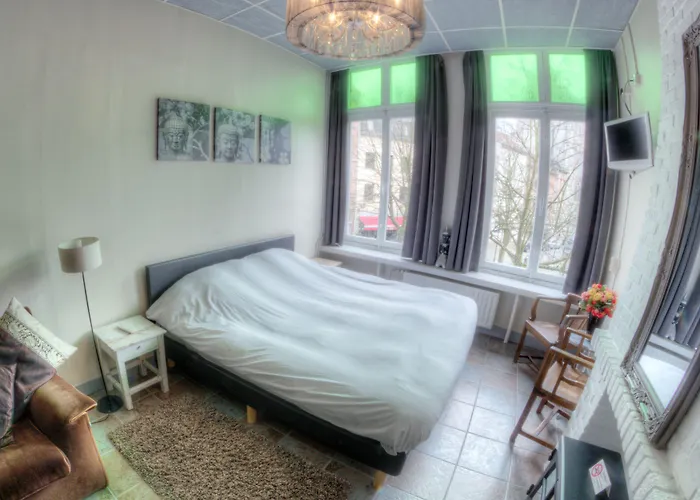Hotel Urban Dreams