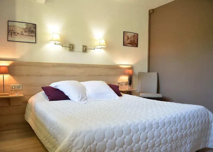 Hotel Le Grillon