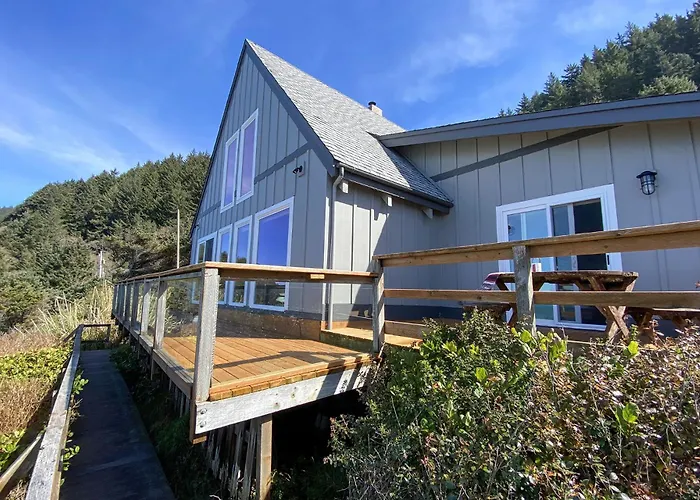 Ocean Front A Frame With Spectacular Views! Dog Friendly! Fireplace!