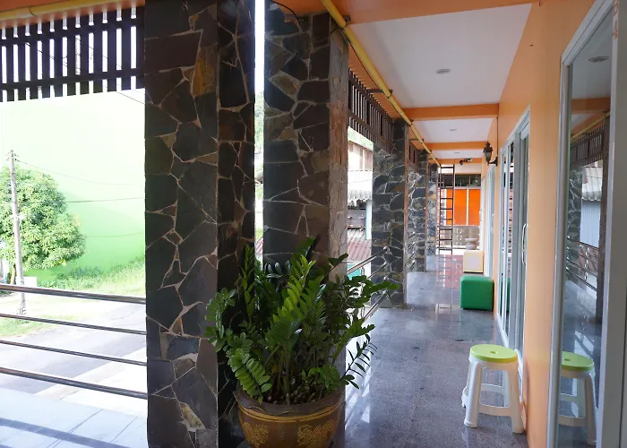 B And B Hotel