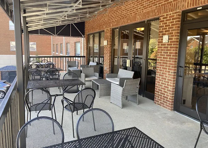 Asbury Inn & Suites
